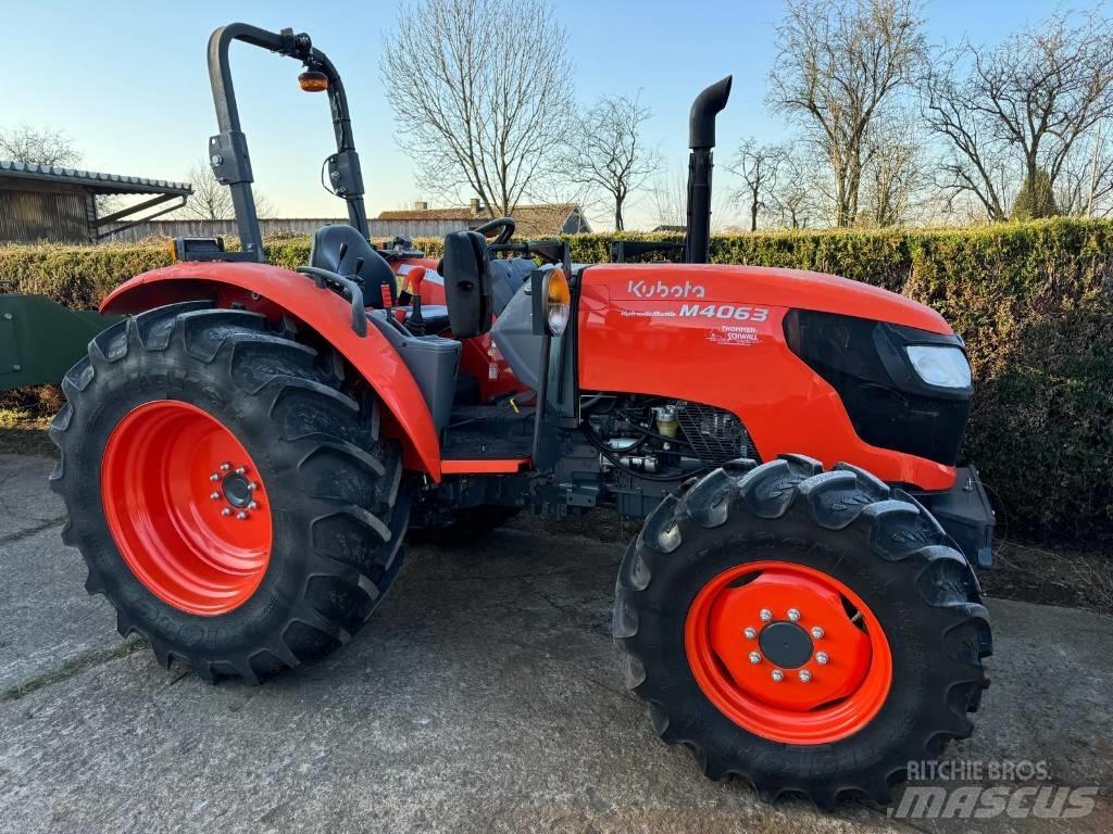 Kubota M 4-063 Traktory