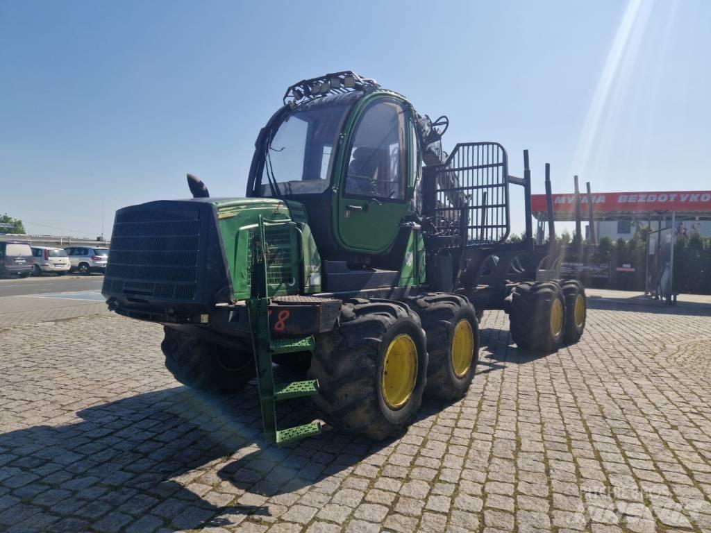 John Deere 1010 E Lesné traktory