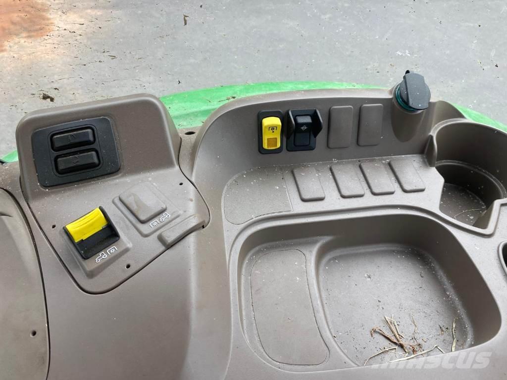 John Deere 5075E Traktory