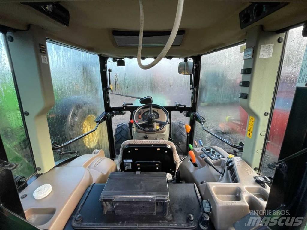 John Deere 5085 GF Traktory