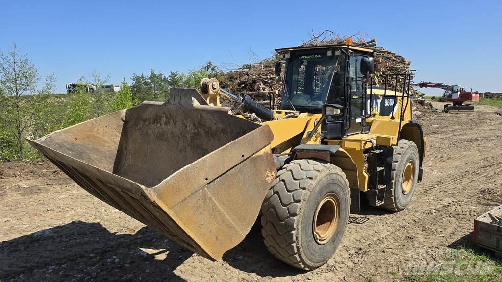 CAT 966K Radlader Kolesové nakladače