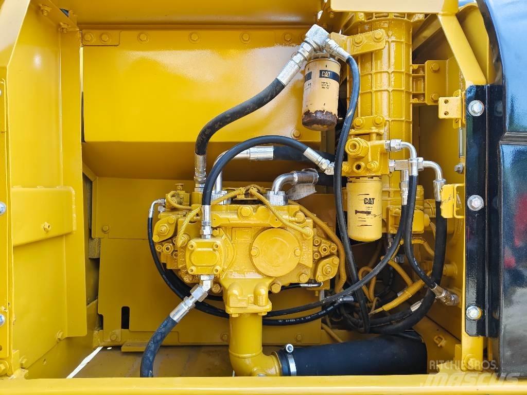 CAT 320 D Pásové rýpadlá