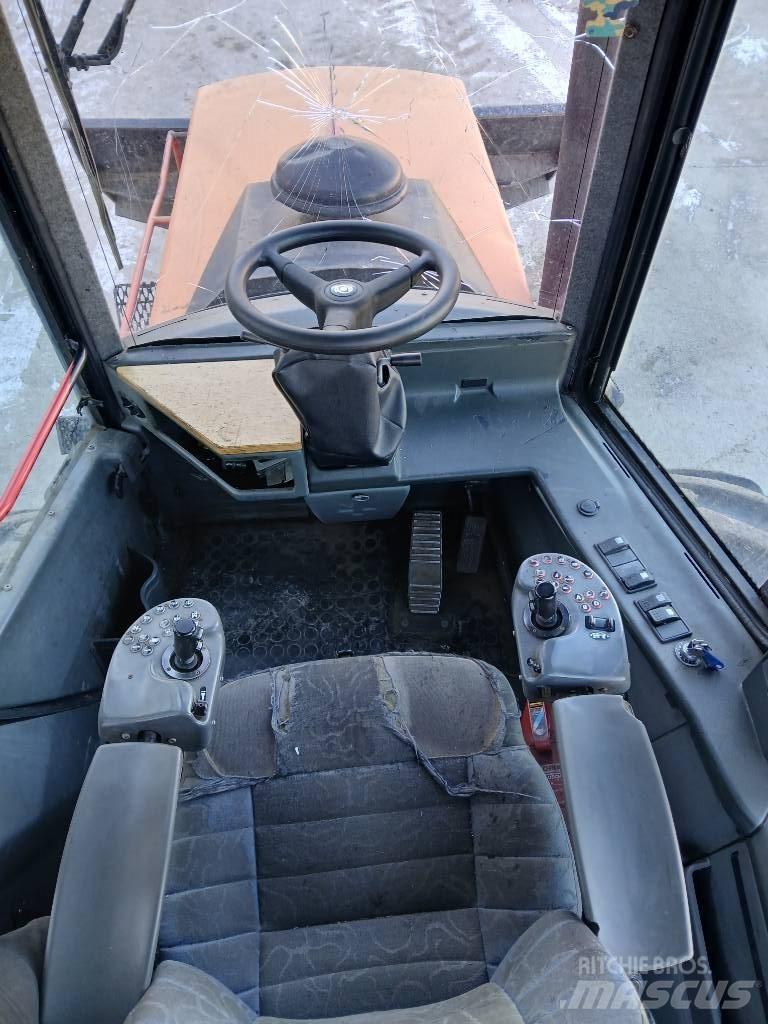 Komatsu 840.3 Lesné traktory