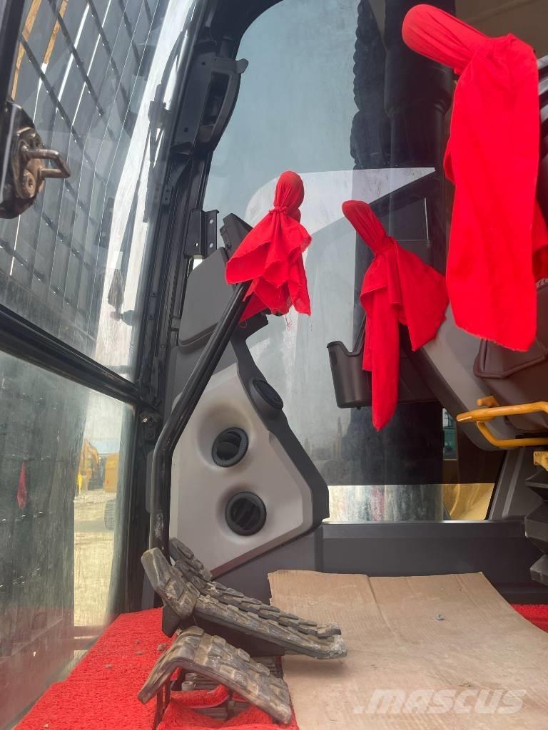 CAT 323GC Pásové rýpadlá