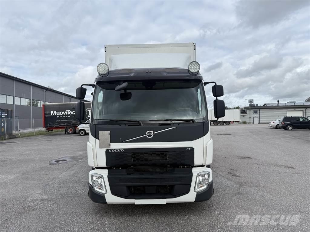 Volvo FE320 4x2 Skriňová nadstavba