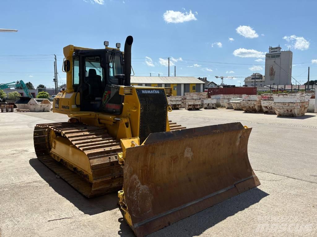 Komatsu 61 PX Pásové dozéry