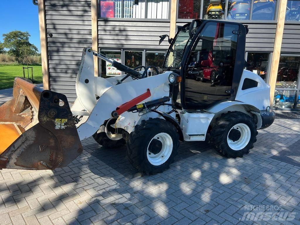 Yanmar 1201 Kolesové nakladače