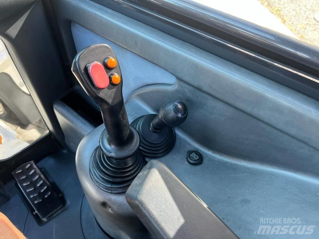 Yanmar 1201 Kolesové nakladače