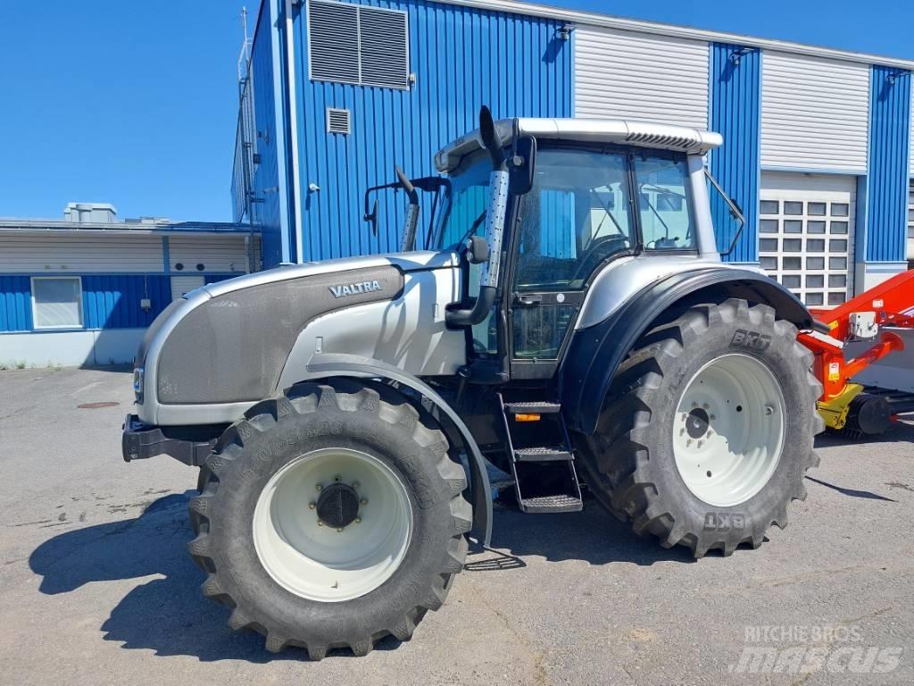 Valtra M 120 E Traktory