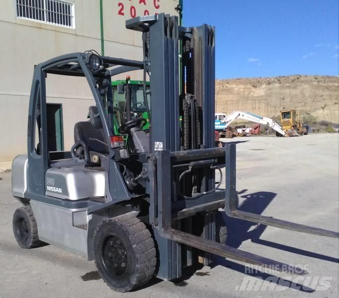 Nissan FGD02A30Q Dieselové vozíky