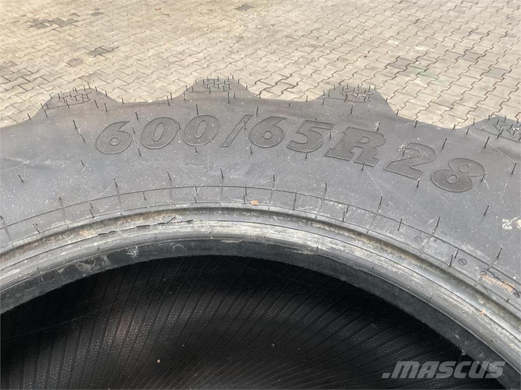 BKT 600/65R28 Pneumatiky, kolesá a ráfiky