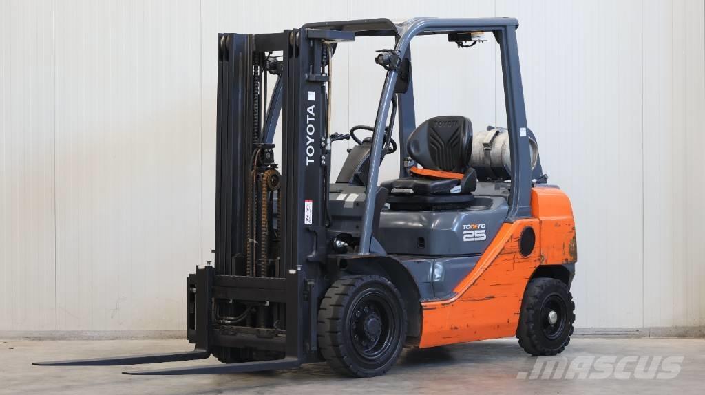 Toyota 02-8 FGF 25 LPG vozíky