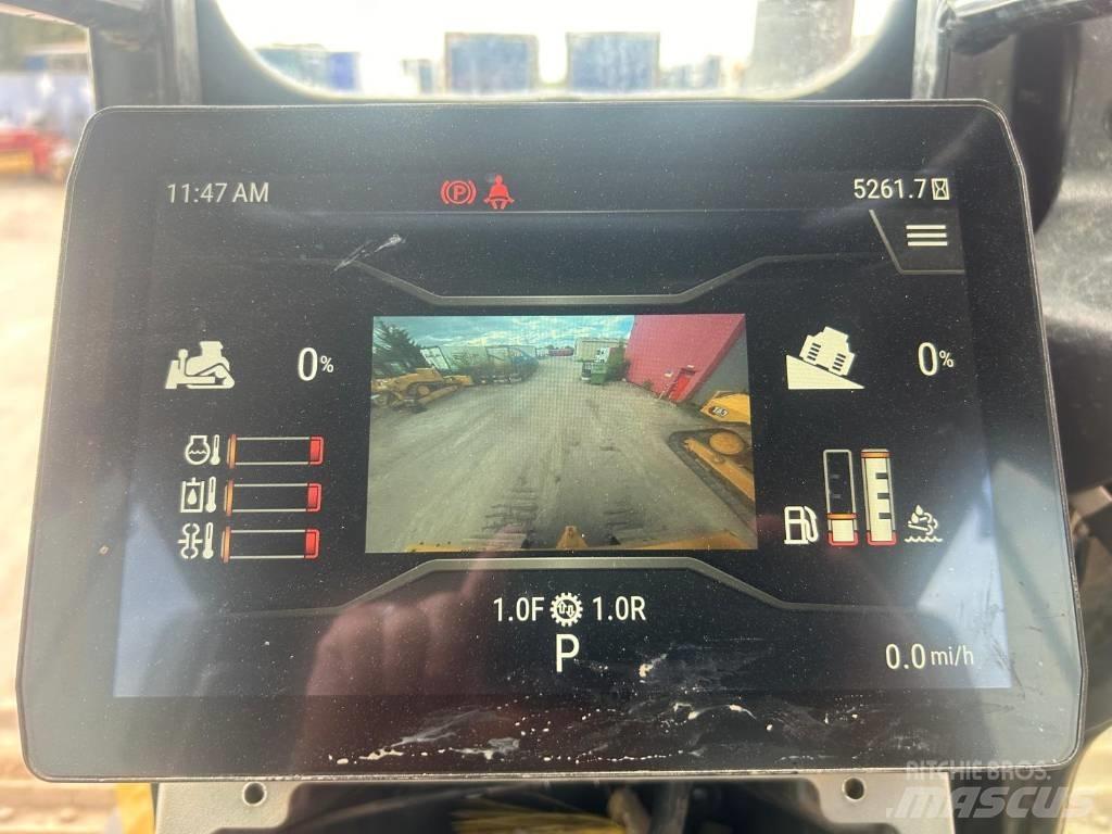 CAT D 5 LGP Pásové dozéry