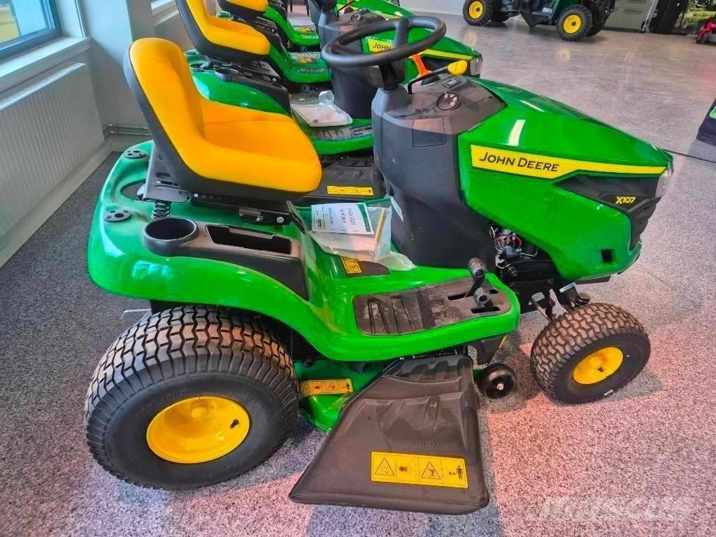 John Deere 107 R Samochodné kosačky