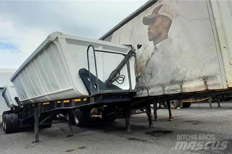 Afrit SIDE TIPPER Ďalšie prívesy