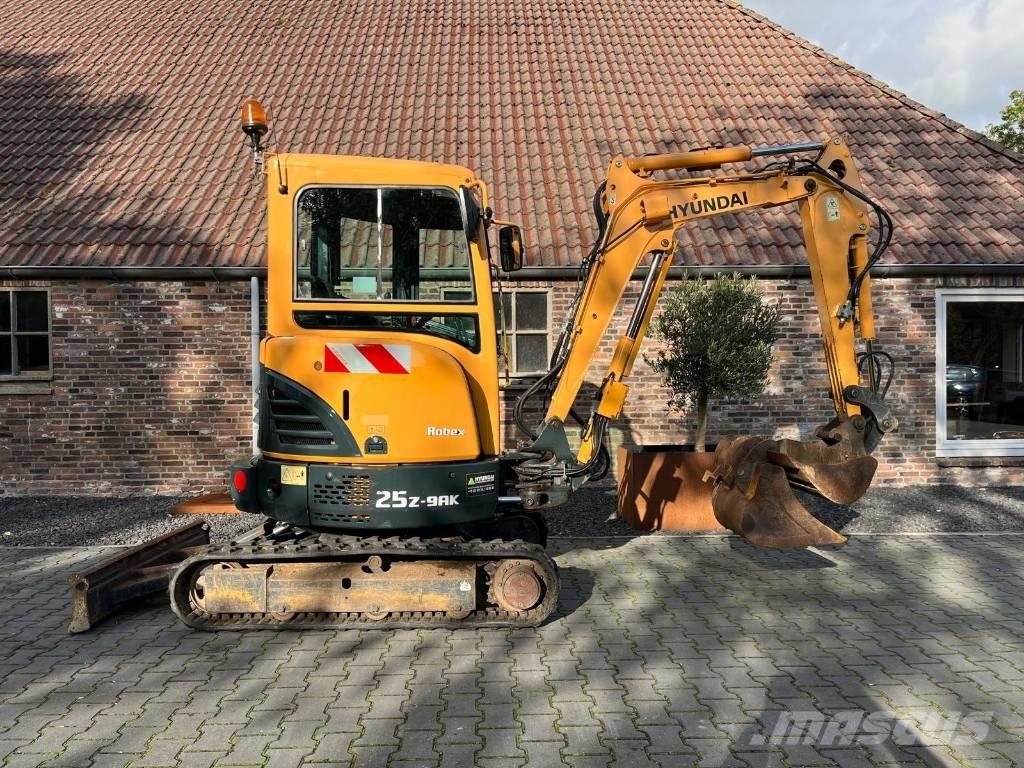 Hyundai R25Z-9 AK Pásové rýpadlá