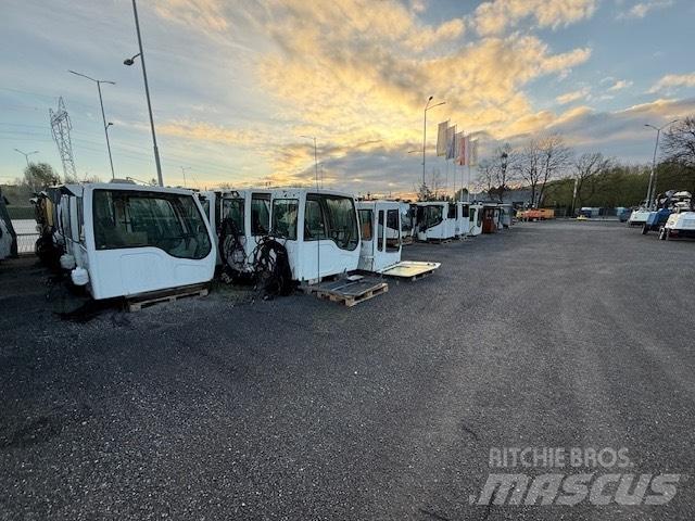 Liebherr USED CAB Kabíny a interiér