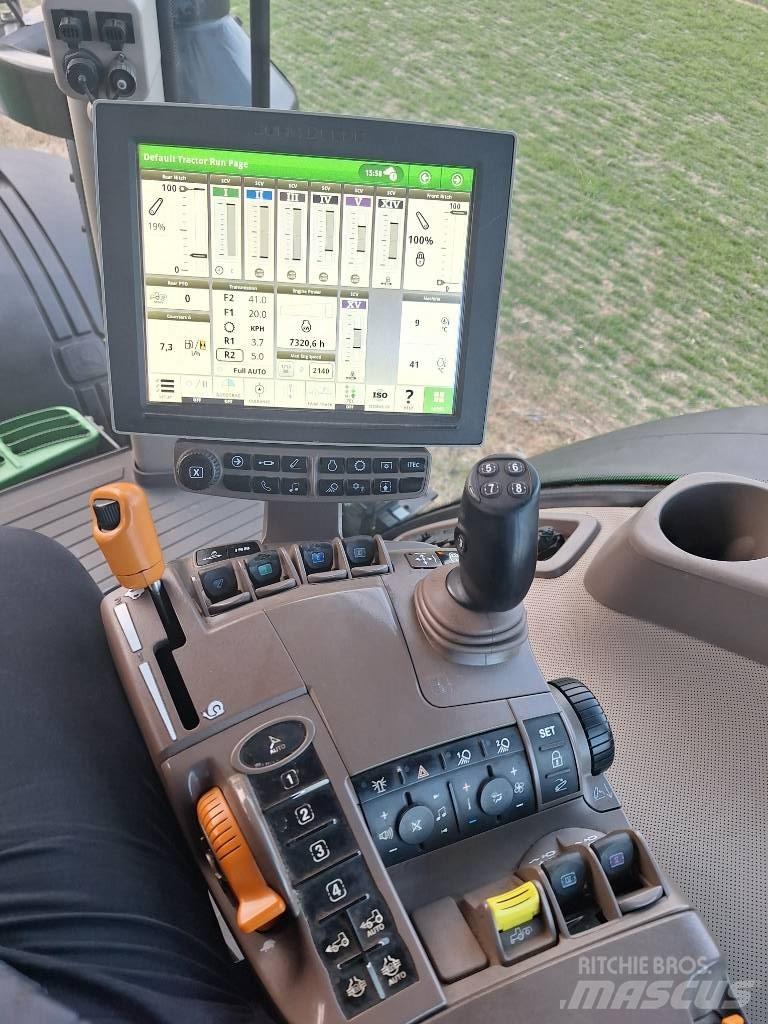 John Deere 7310R Traktory