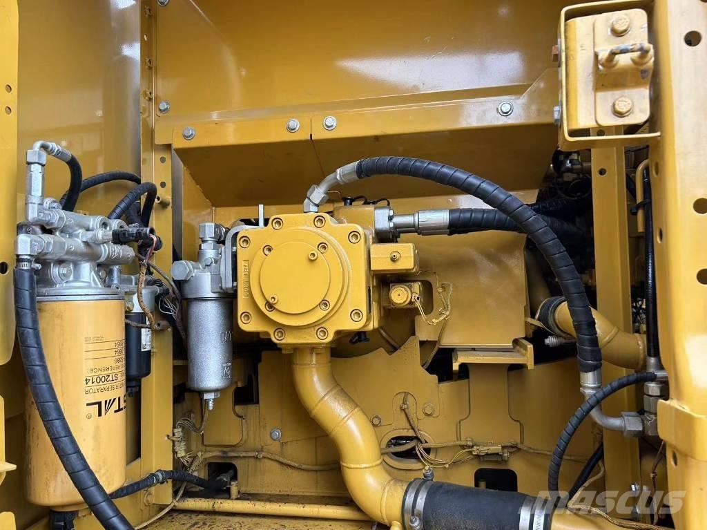 CAT 320 Pásové rýpadlá