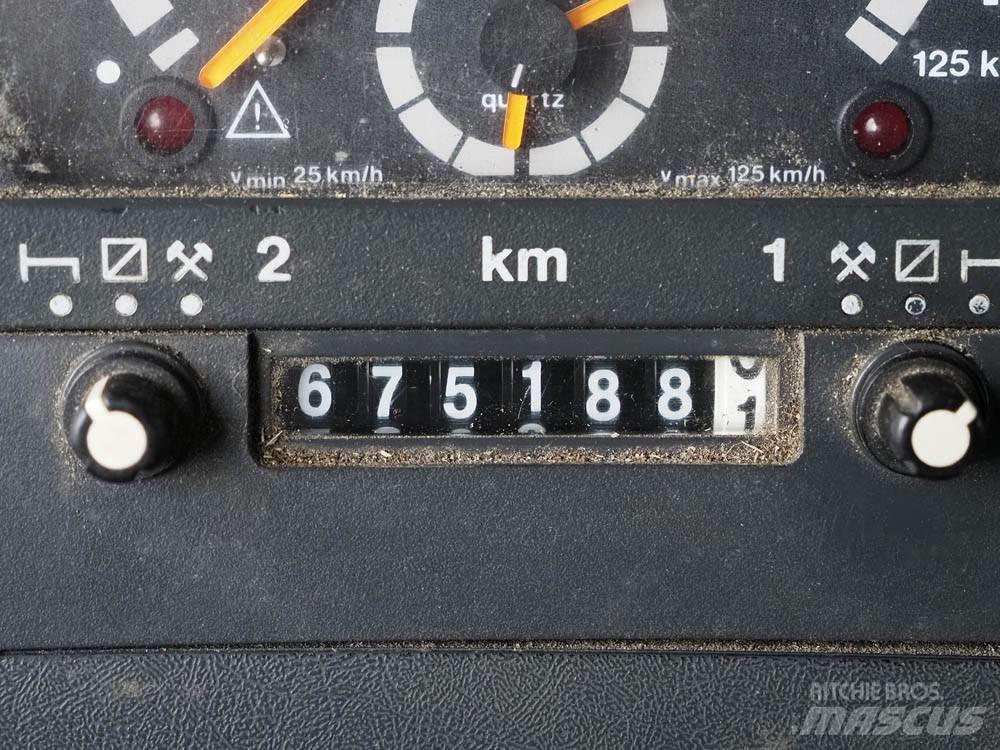 Scania 94 D 260 Skriňová nadstavba