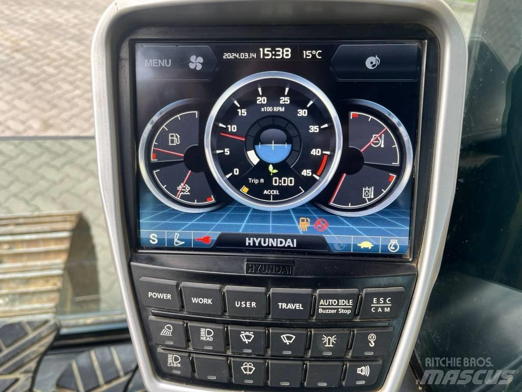 Hyundai HX 220 L Pásové rýpadlá