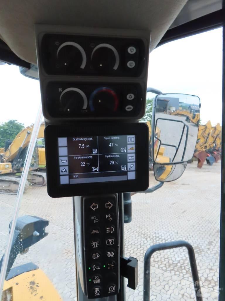 CAT 972 MXE Kolesové nakladače