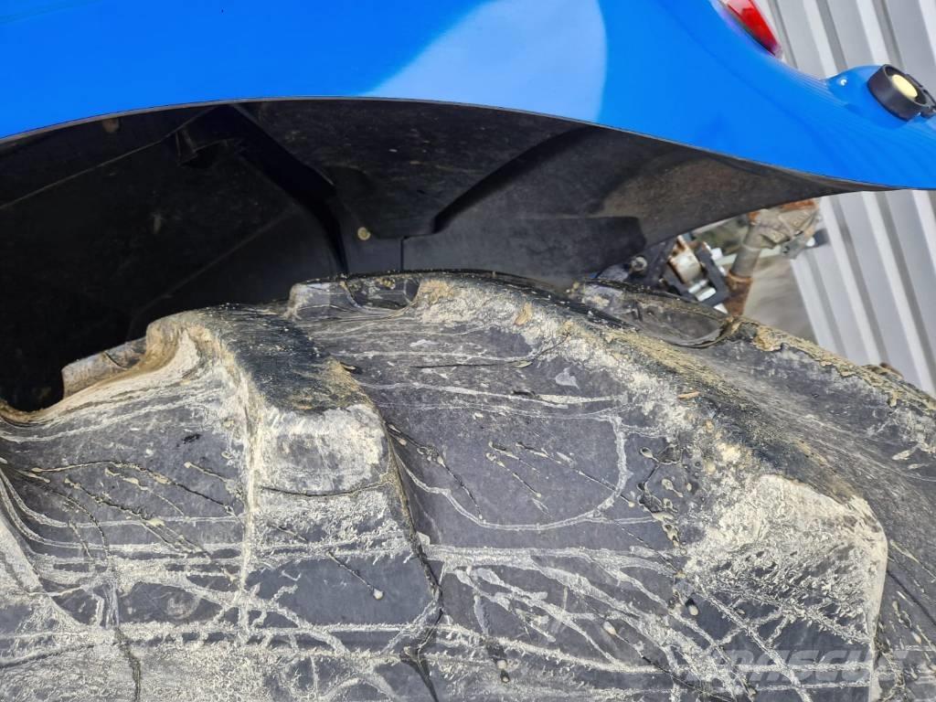 New Holland T 8020 Traktory