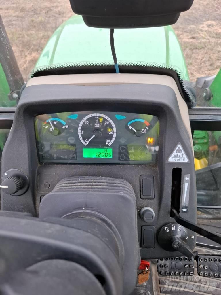 John Deere 5075 E Traktory