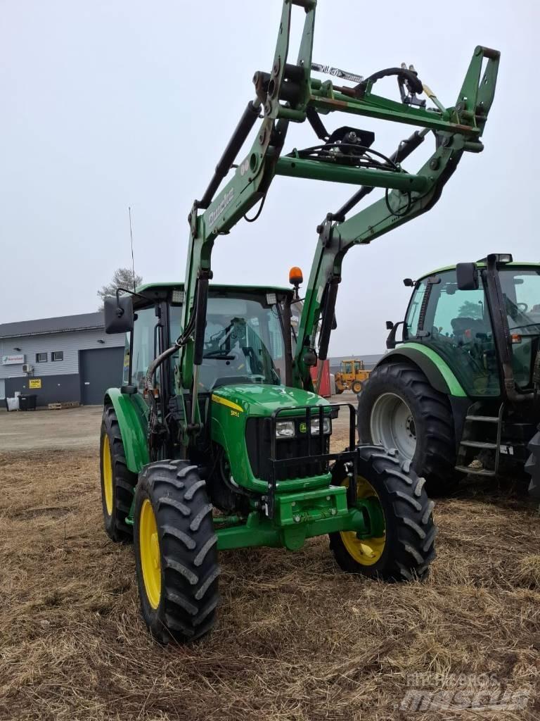 John Deere 5075 E Traktory