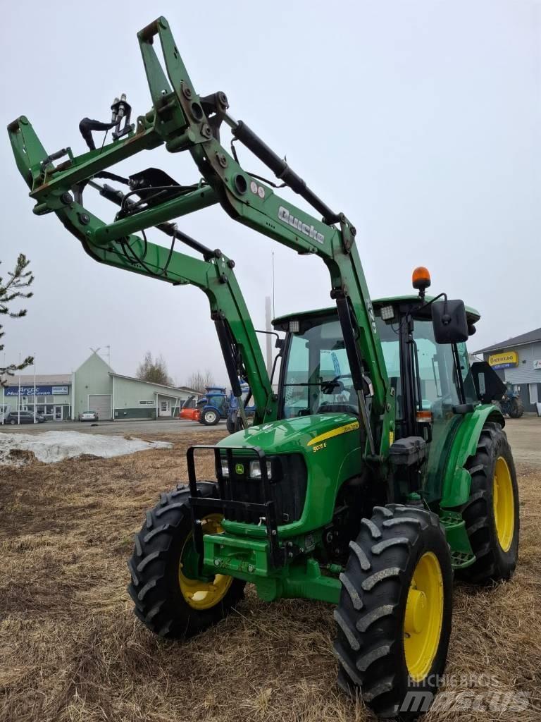 John Deere 5075 E Traktory