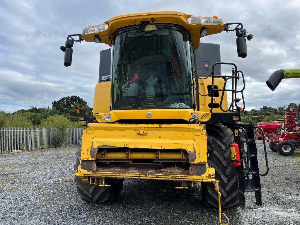 New Holland CX 8070 Kombinované zberacie stroje