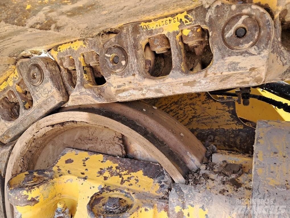 Komatsu D61PXI-24E0 Pásové dozéry