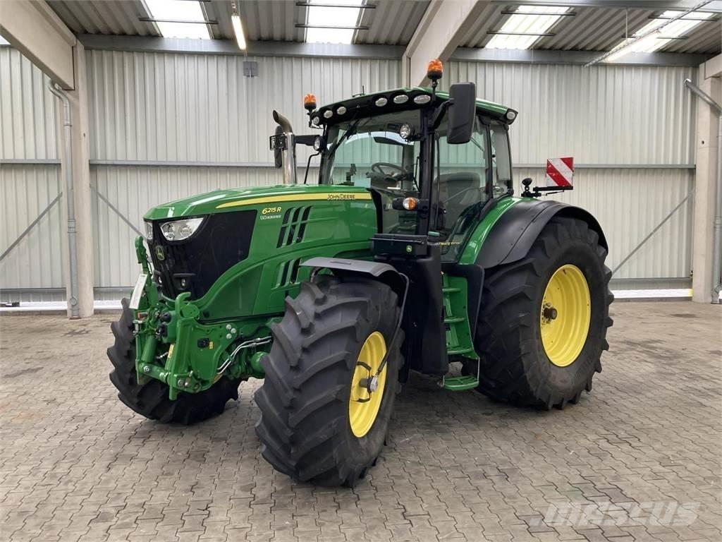 John Deere 6215R Traktory