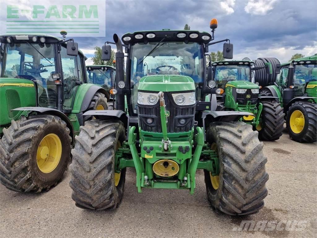 John Deere 6125R Traktory