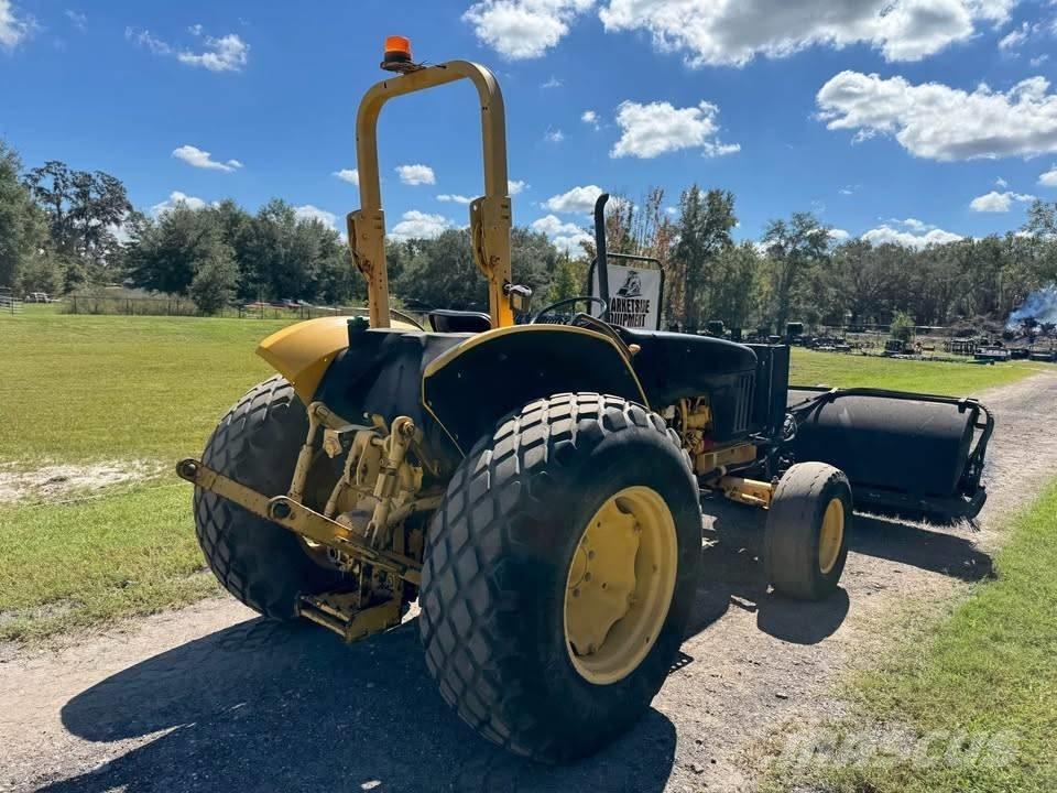 John Deere 5320 Traktory