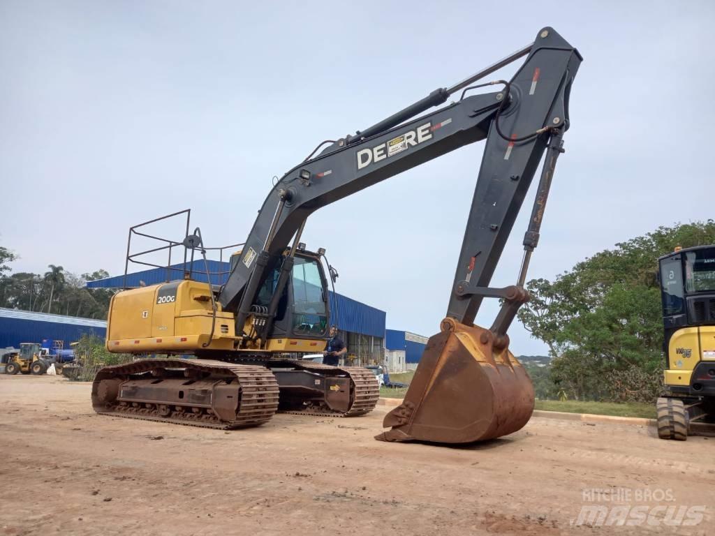 John Deere 200G Pásové rýpadlá