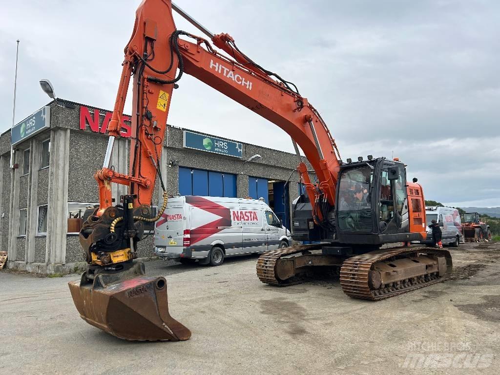 Hitachi ZX225USLC-5 Pásové rýpadlá