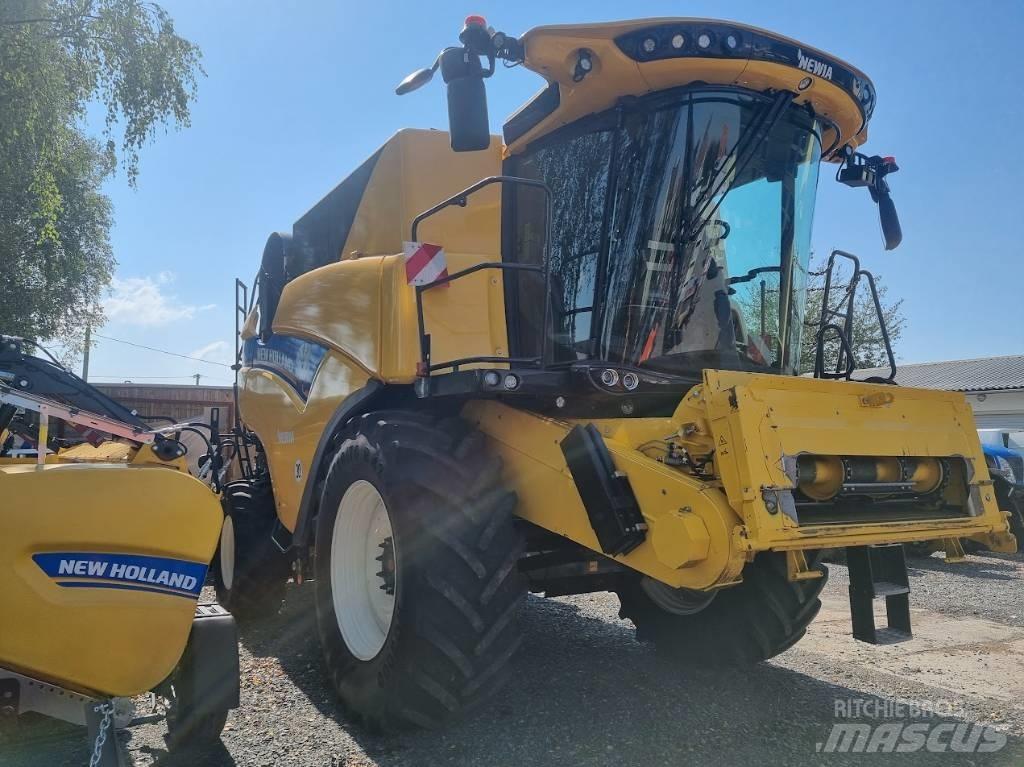 New Holland CX 8.70 Kombinované zberacie stroje