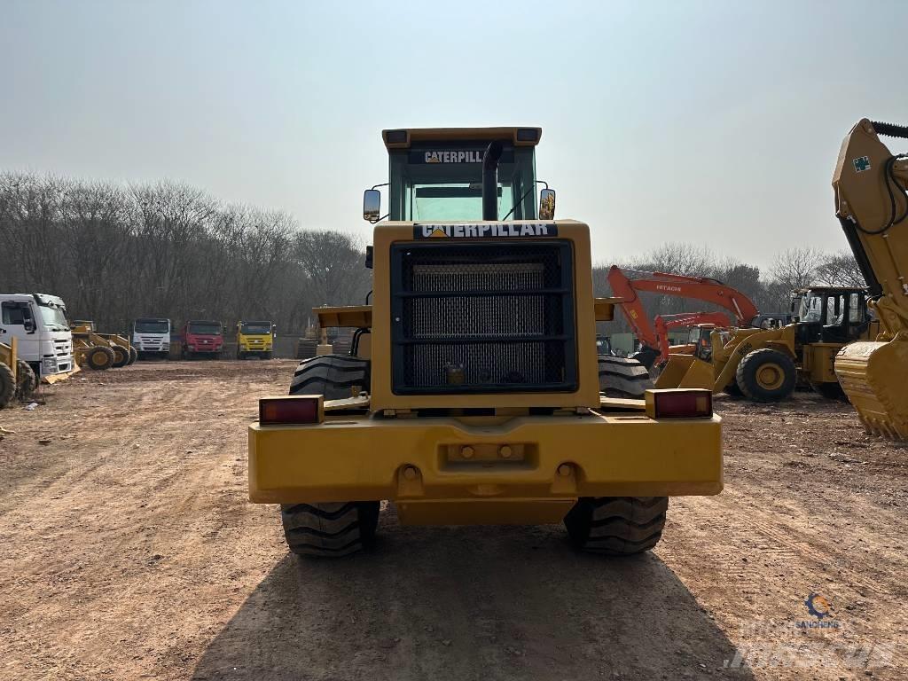 CAT 950G Kolesové nakladače