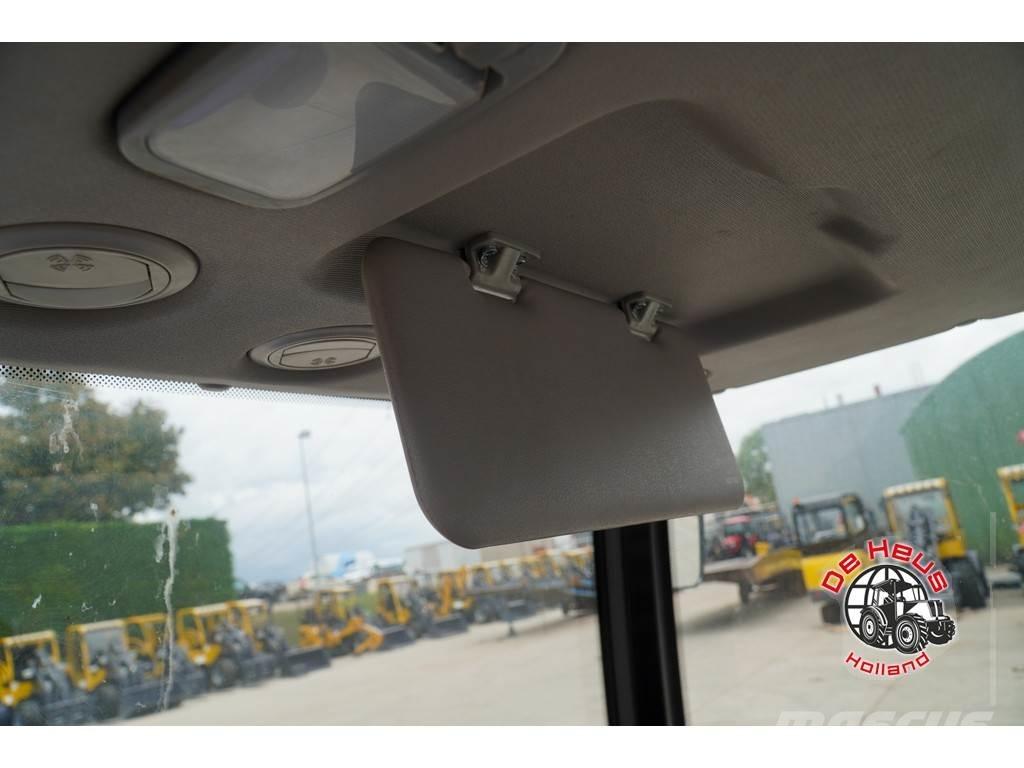 Lovol M404C Traktory