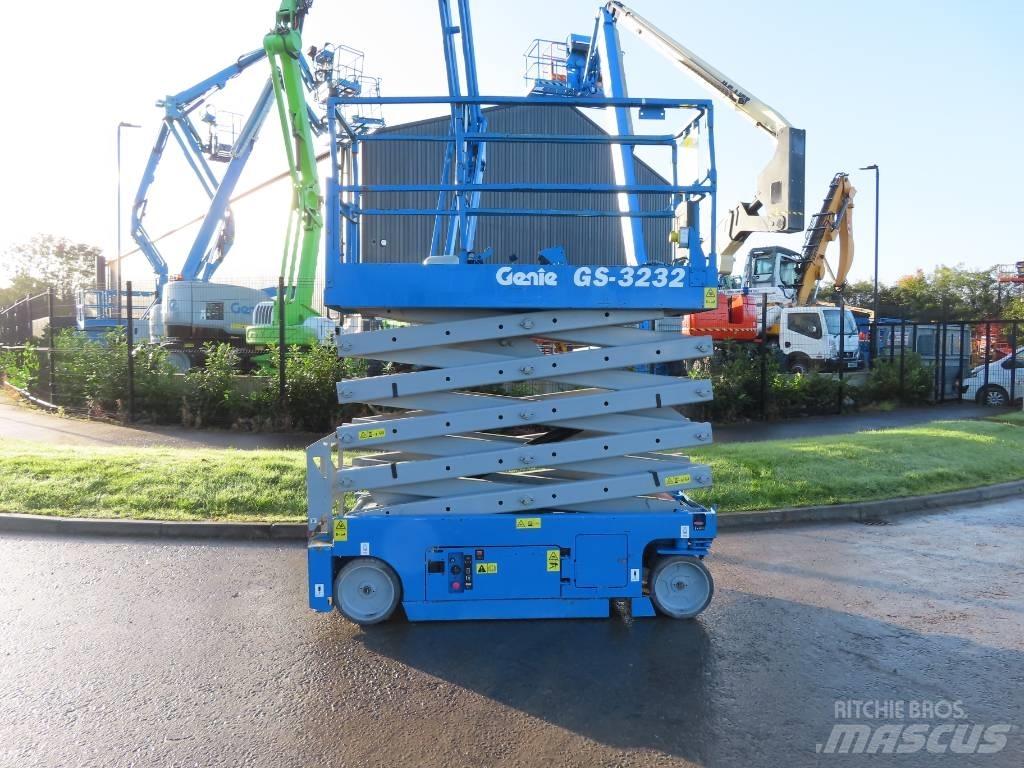 Genie GS 3232 Nožnicové zdvíhacie plošiny