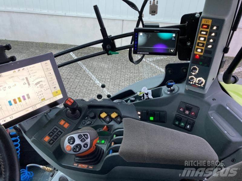 CLAAS AXION 870 Traktory