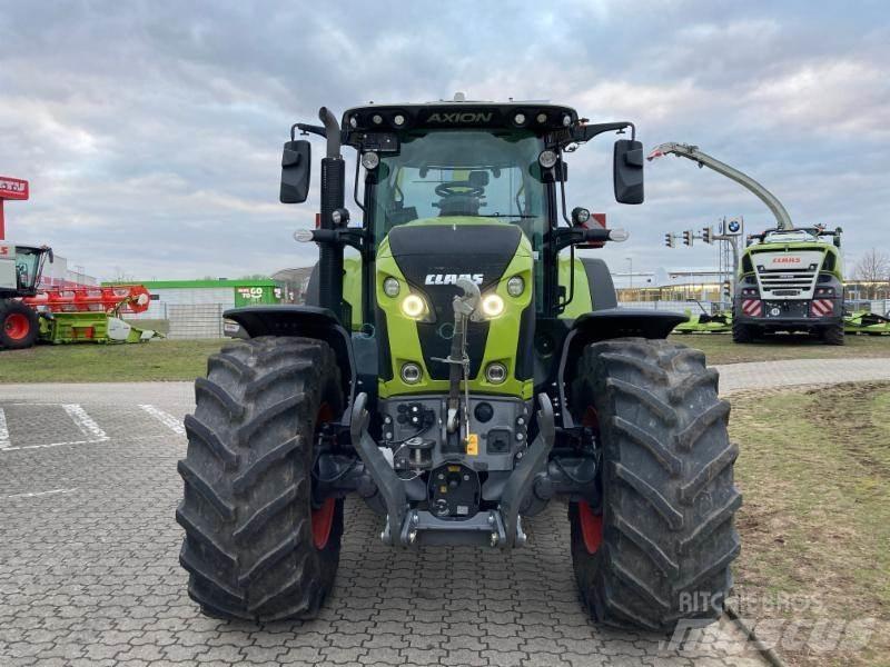 CLAAS AXION 870 Traktory