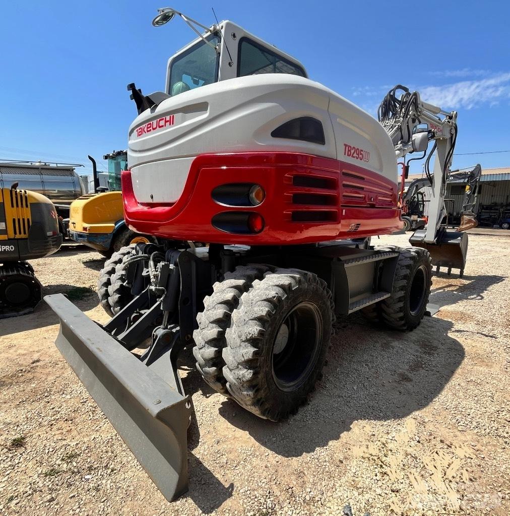 Takeuchi TB 295 W Kolesové rýpadlá