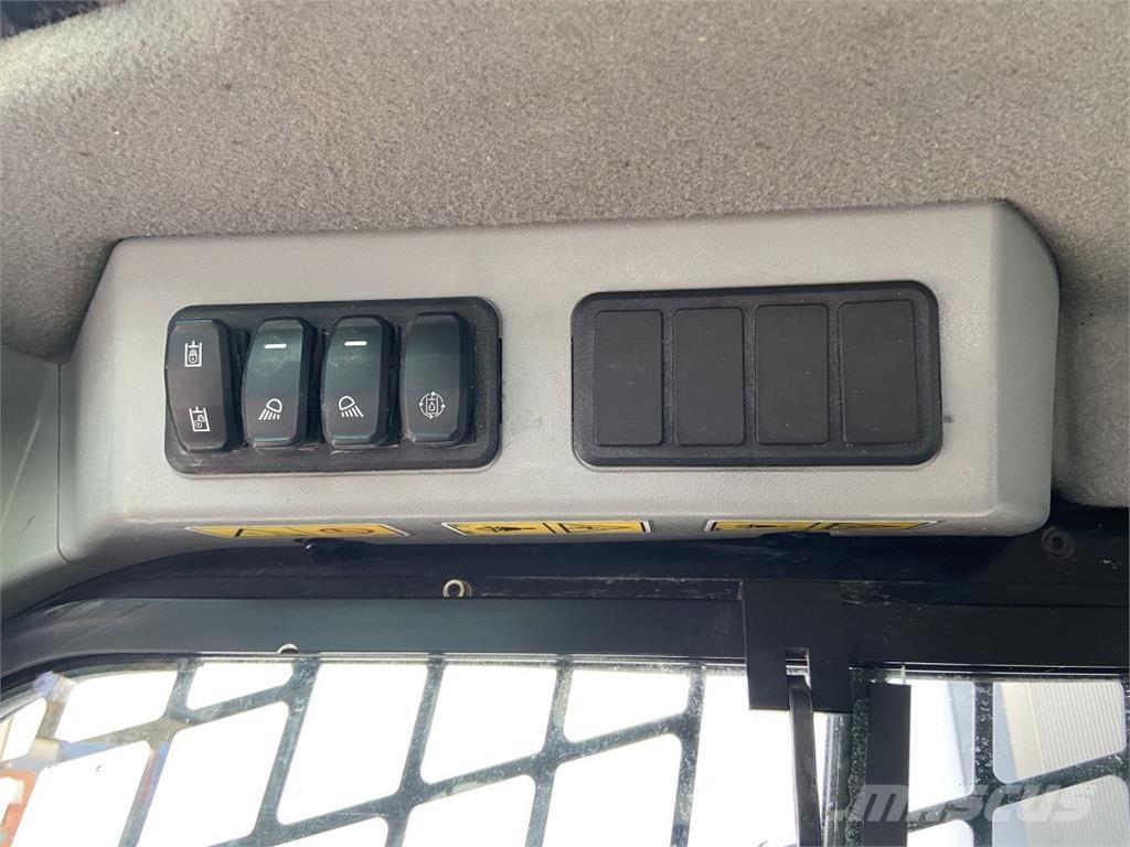 CAT 226 D3 (5867) Šmykom riadené nakladače