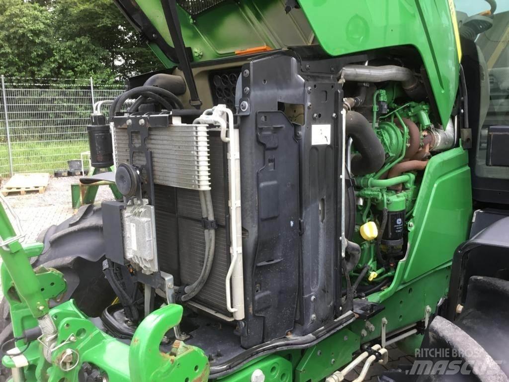 John Deere 6130R Traktory