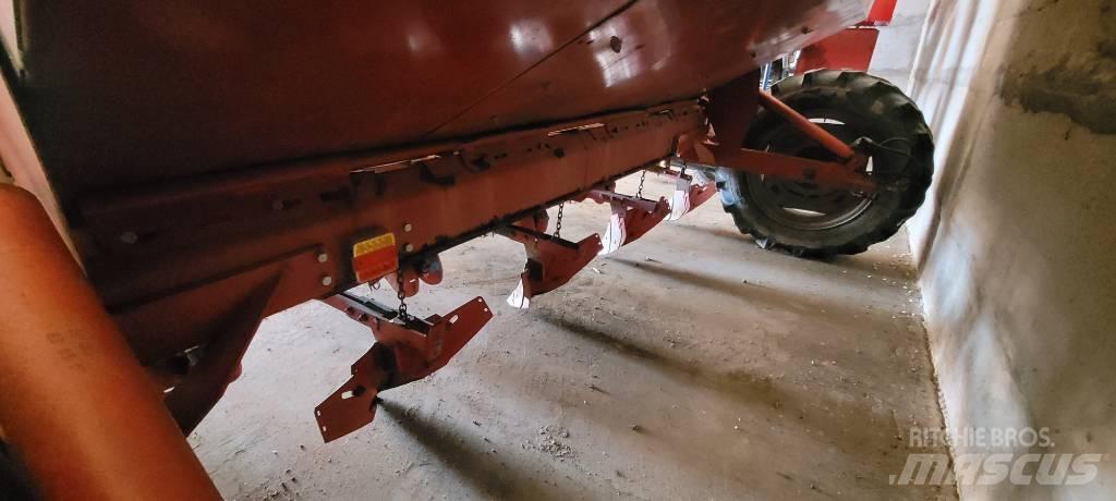 Underhaug 3200 Sadiace stroje