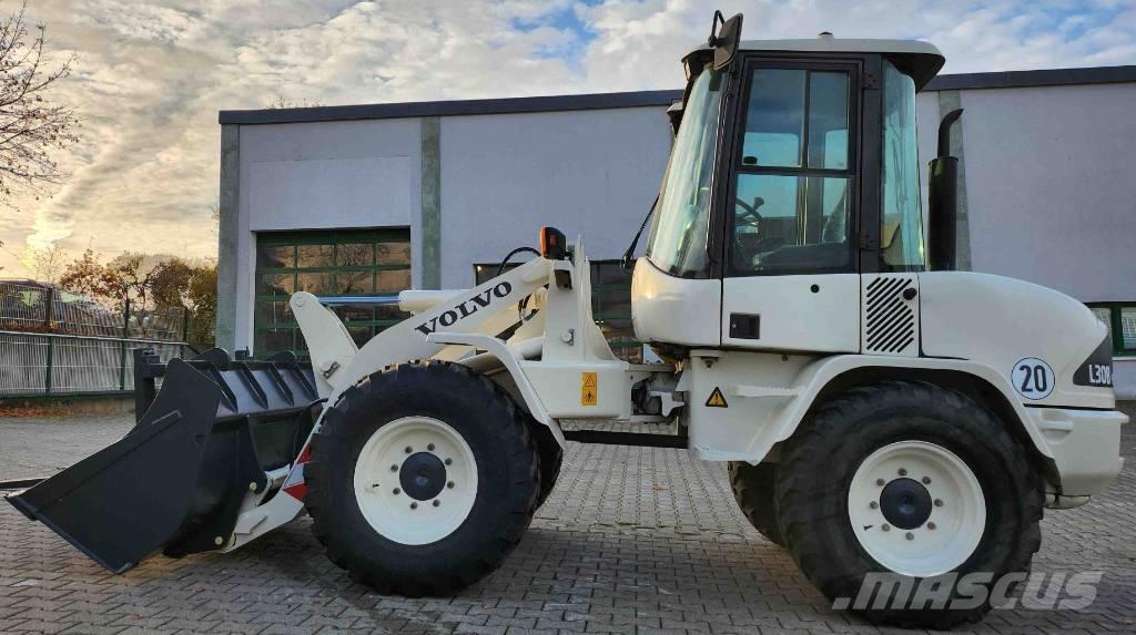 Volvo L 30 B Kolesové nakladače
