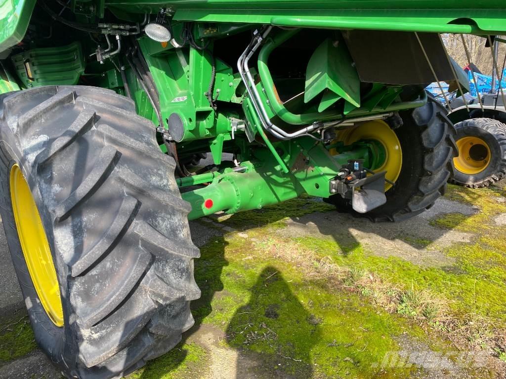 John Deere T560 HM Kombinované zberacie stroje