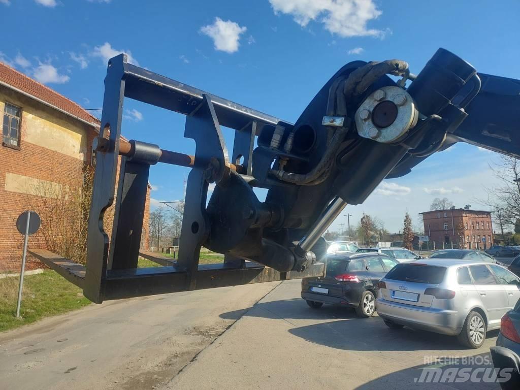 JCB 520-40 Teleskopické manipulátory
